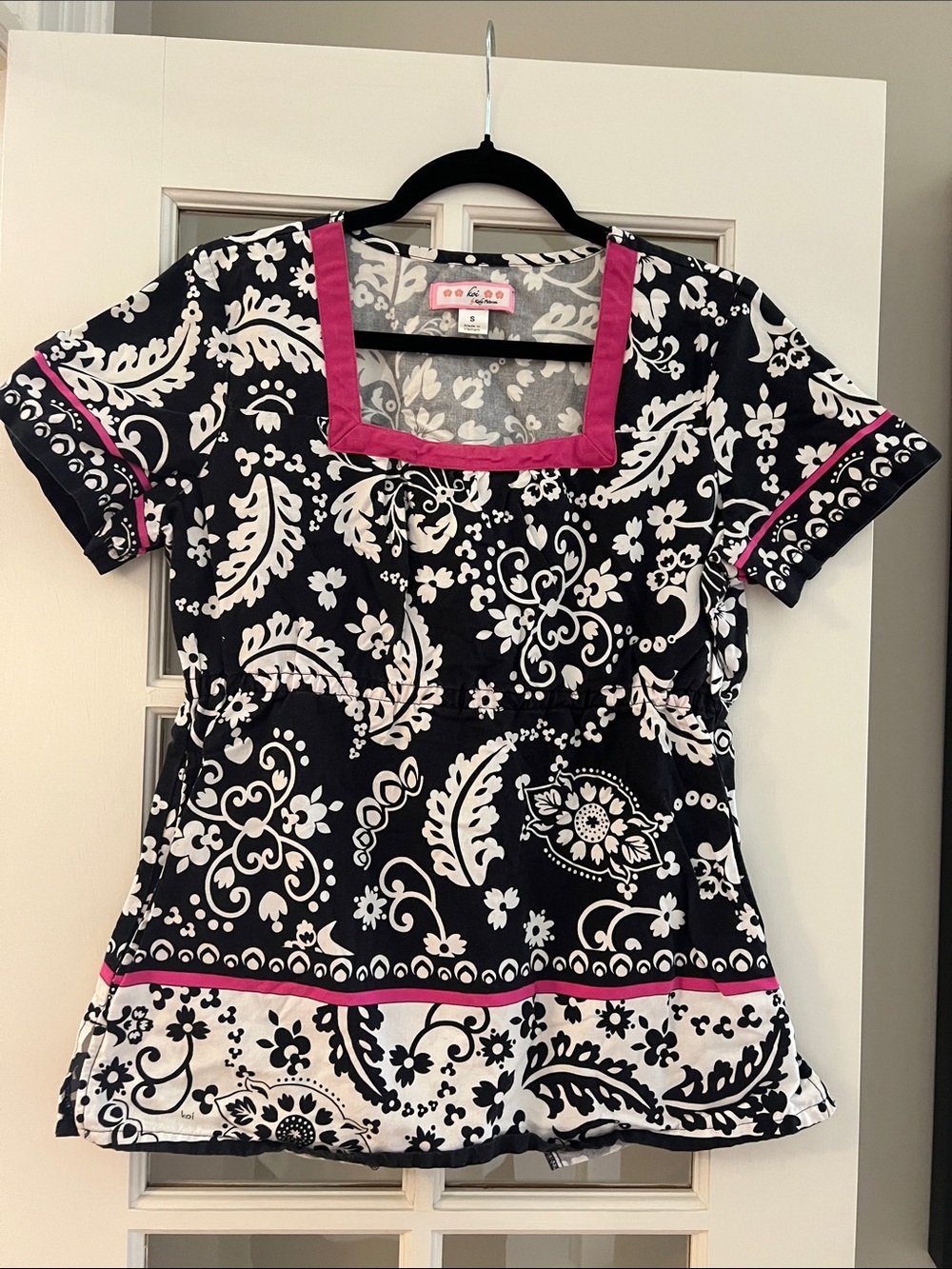 Koi Women’s Black Pink & White Square -Neck Top with Pink Trim Side Pockets